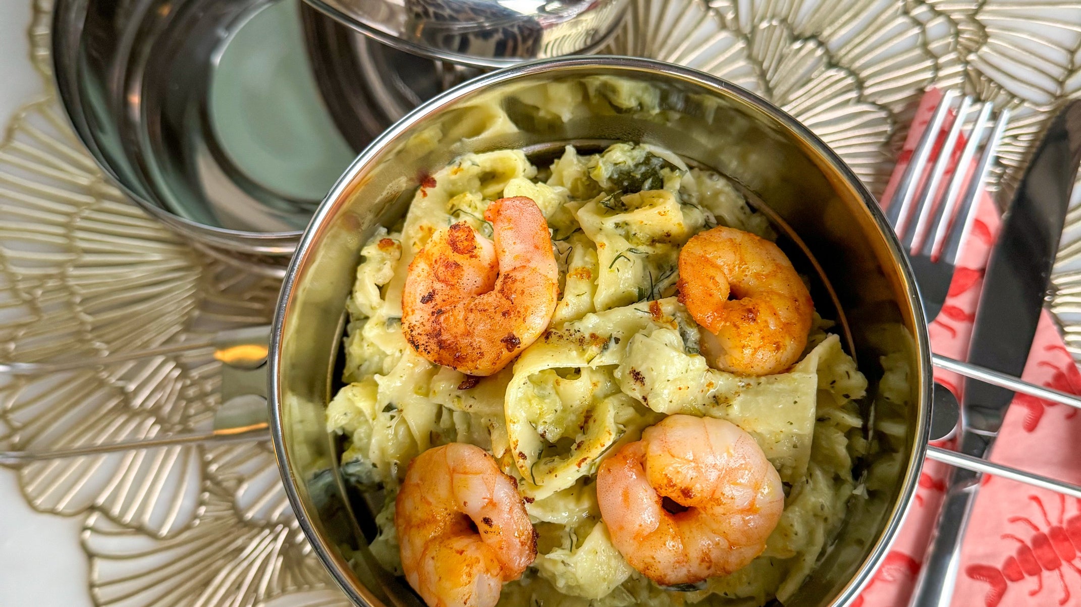 Frisse pasta met gamba's en dille