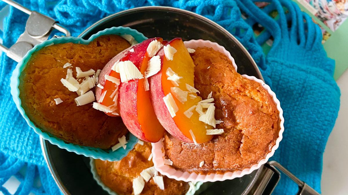 Love-cupcakes op basis van kwark met perzik en witte chocolade