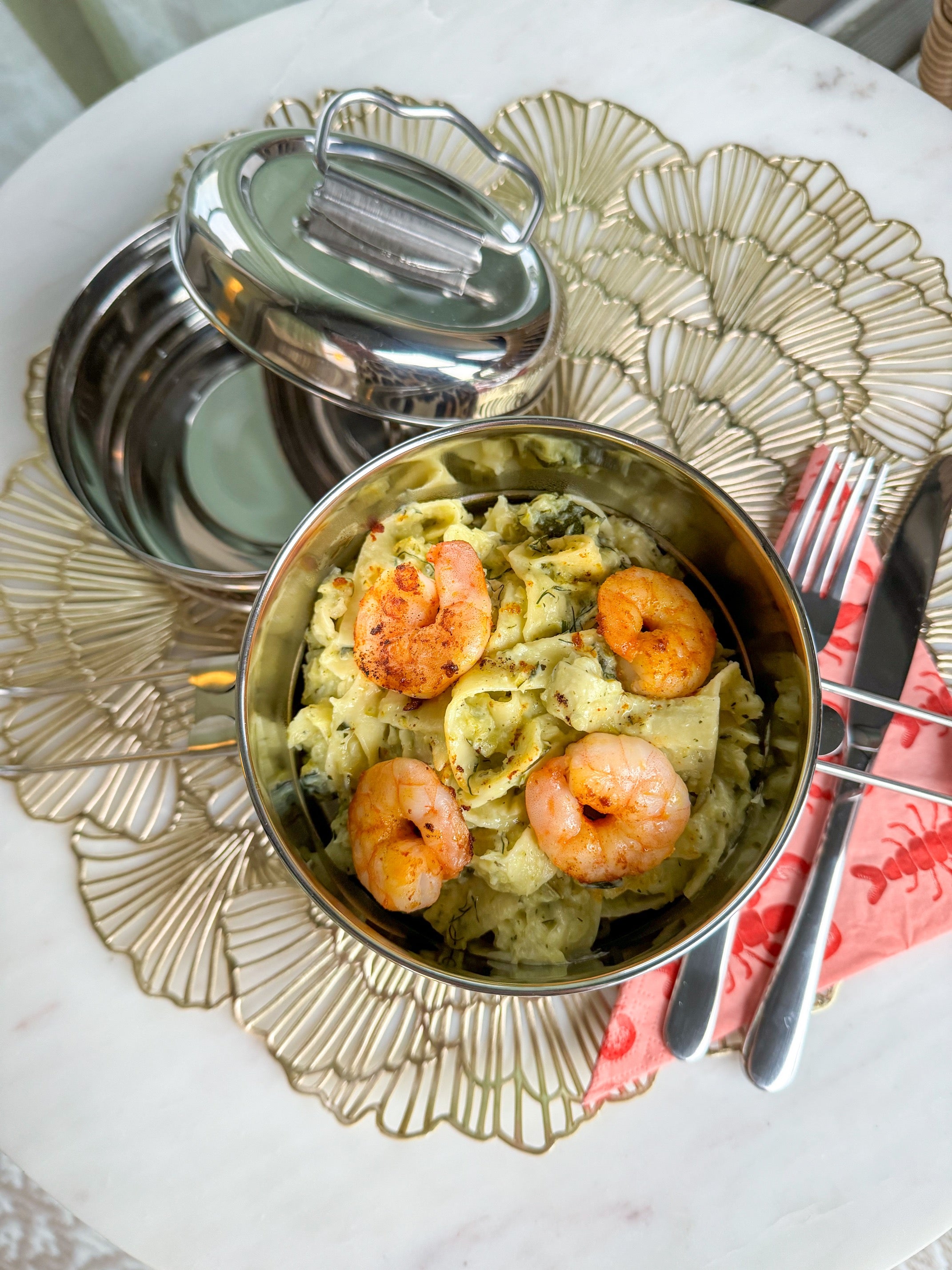 Frisse pasta met gamba's en dille