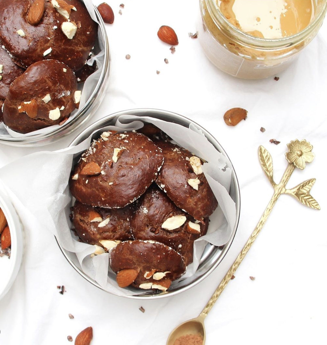 Pindakaas-chocolade broodjes ⁠door Sanne van @foodbysann