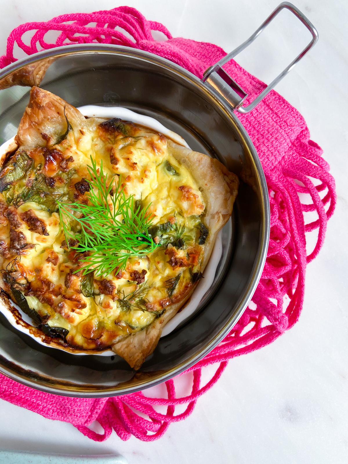 Quiche met veggies, fetakaas en verse zalm