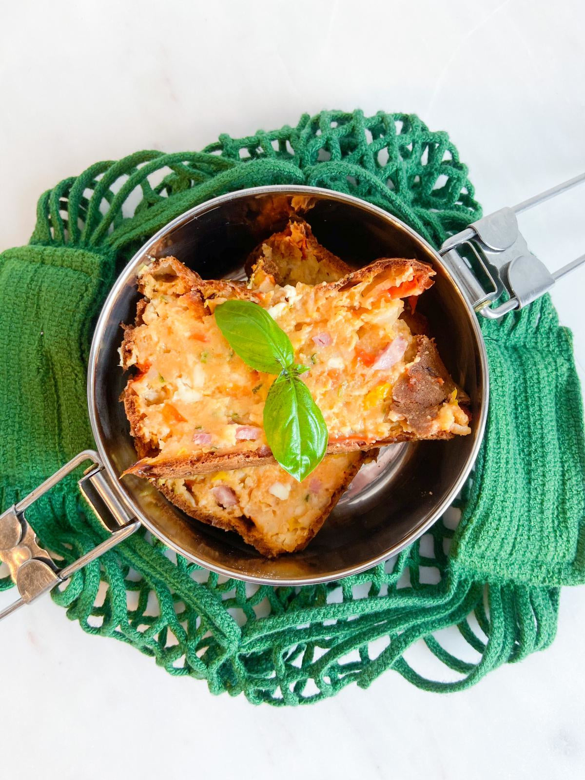 Vegetarisch paprika- fetabrood