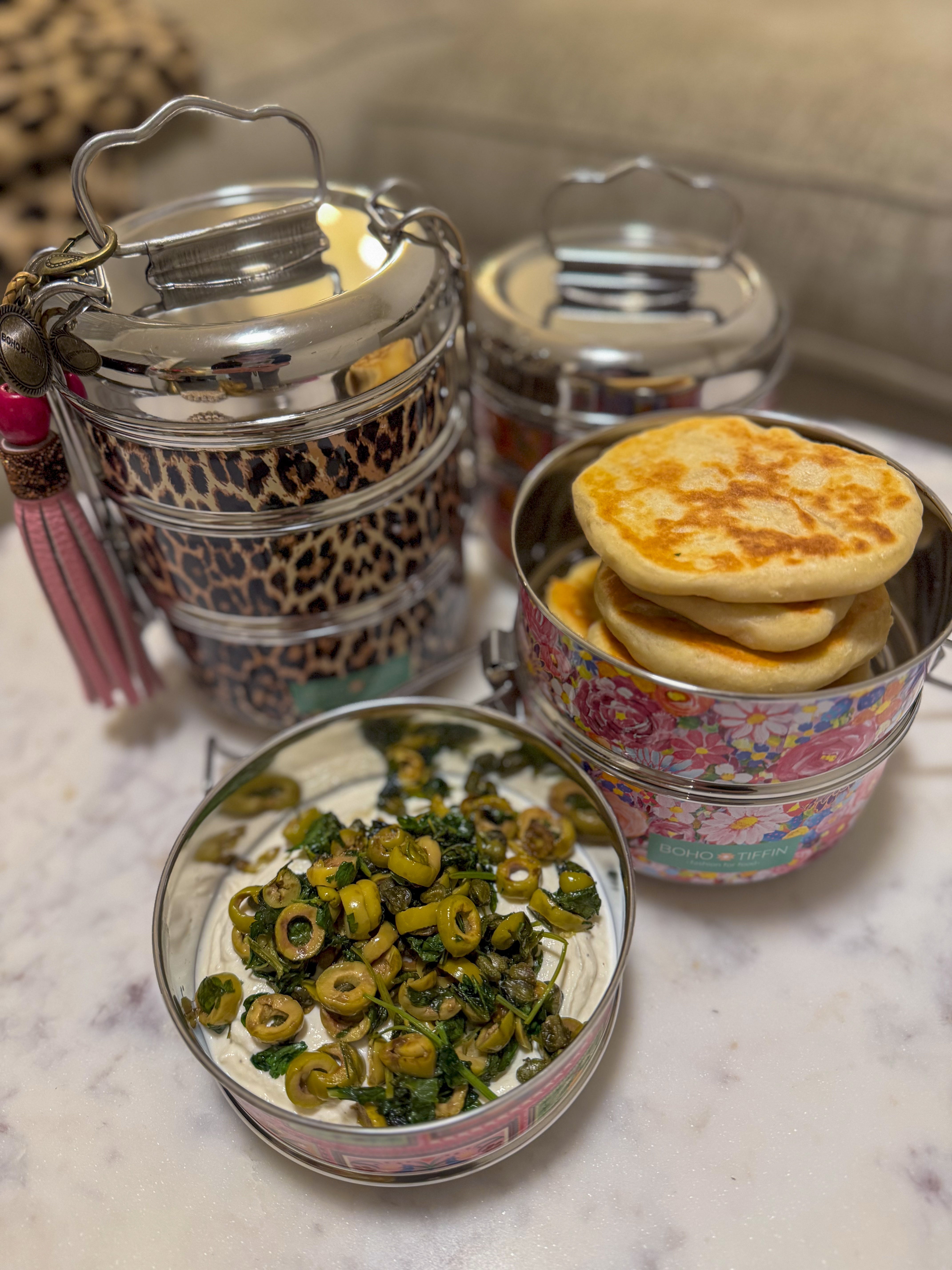 Ricotta-olijvendip met homemade flatbreads